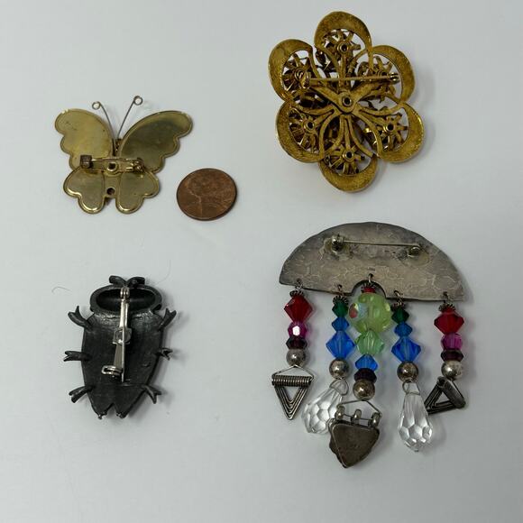 Lot 4 Vintage Brooches Pins Costume Jewelry Rainbow Beetle Butterfly Faux Pearl - Picture 3 of 7